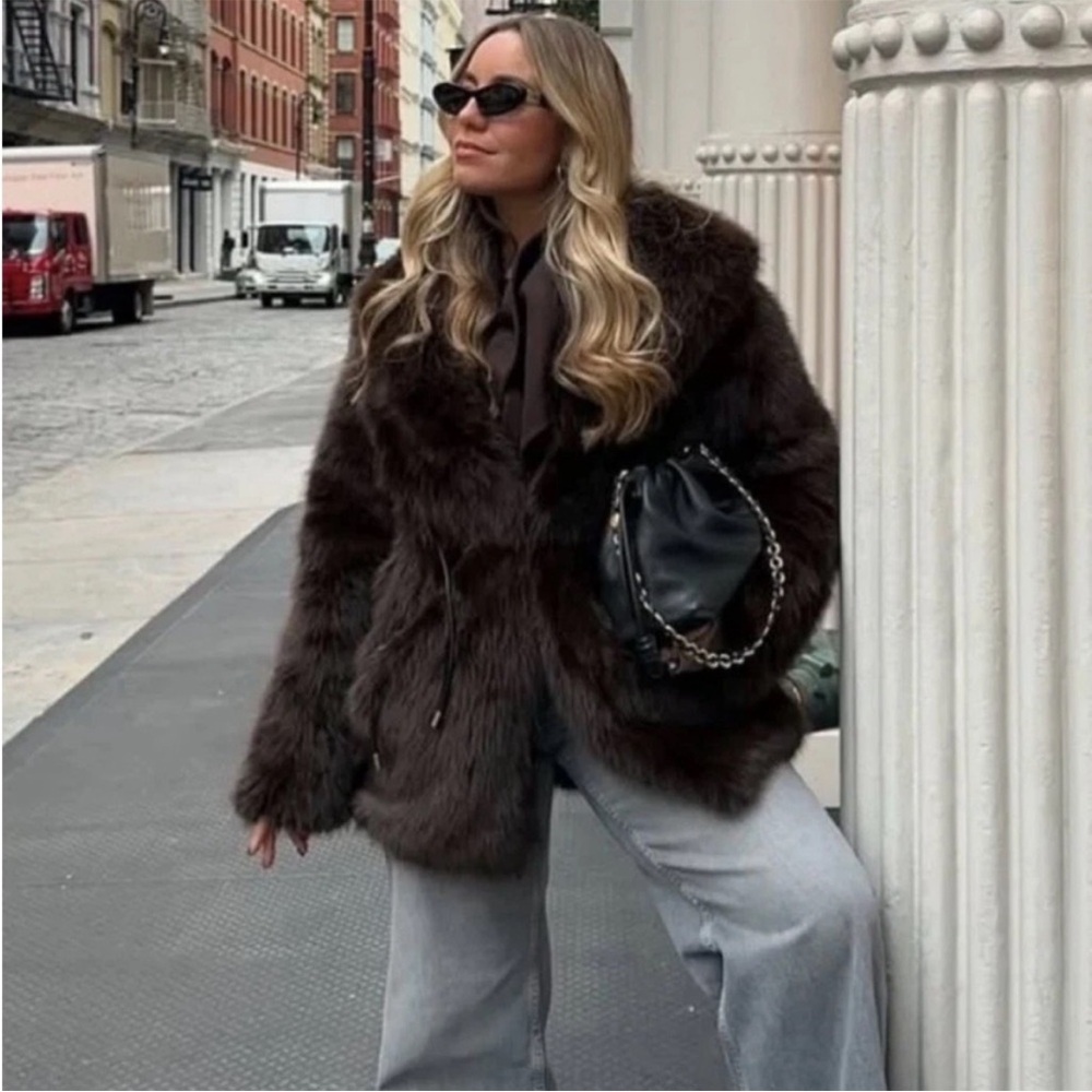 TREND ZARA NEW ! FAUX FUR COAT WITH BELT

🚨Firm price no discount on this coat